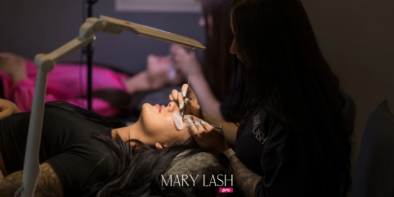 Як правильно вибрати клей для вій від MARY LASH?