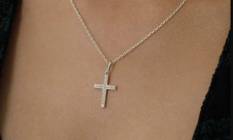 Крестики из серебра с камнями